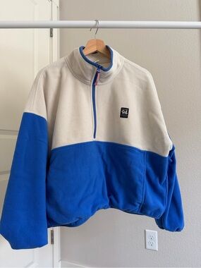 Old Navy White and Royal Blue Half-Zip Fleece Pullover